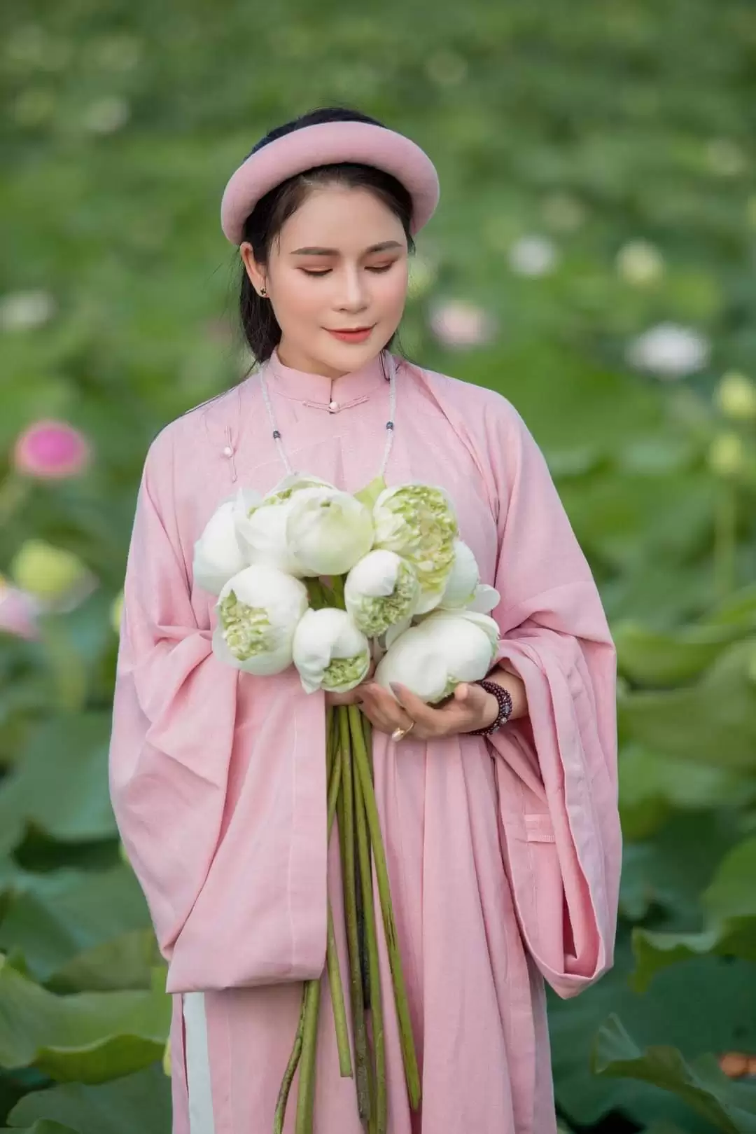 THƯƠNG CẢ MỘT ĐỜI